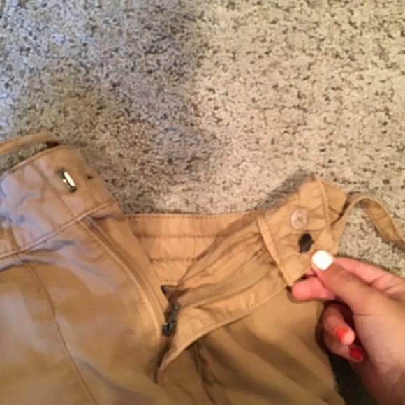 Khaki shorts - Picture 4 of 4